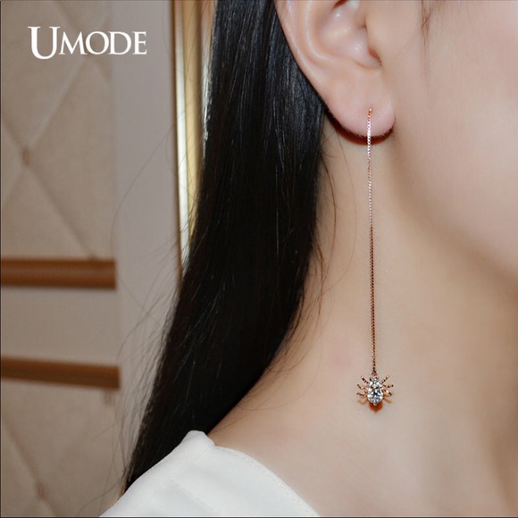 Silver long chain spider web dangle earrings - Picture 2 of 4